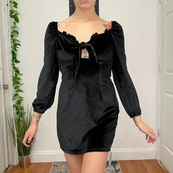 Glamorous Tie-Front Velvet Mini Dress Long Sleeve Size 6 Black - Picture 1 of 7